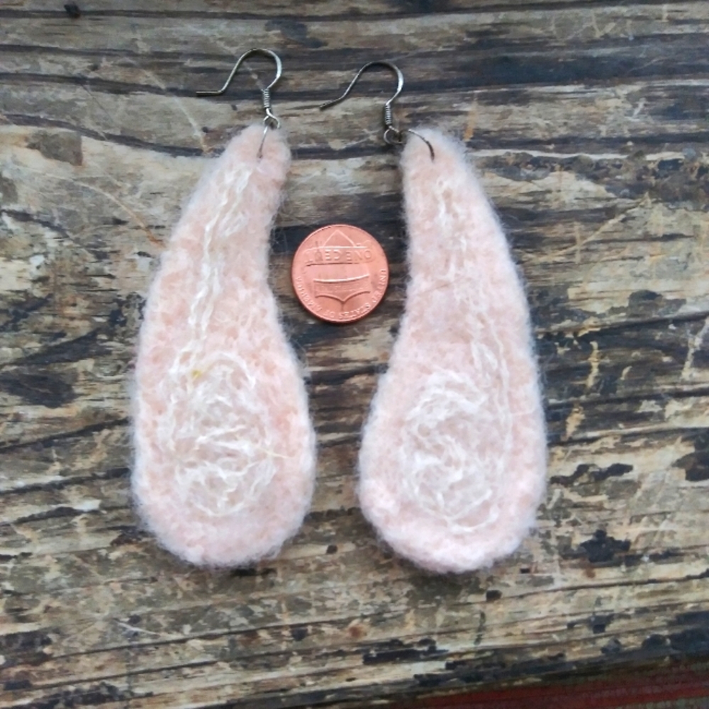'Peachy Keen' Wool + Sterling Earrings - Picture 3 of 3